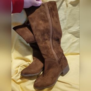 **For @mwilliams125** Universal Thread womens size 6 1/5 tan brown